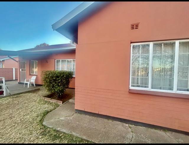 3 BEDROOM HOUSE FOR SALE IN VANDERBIJLPARK CE 1